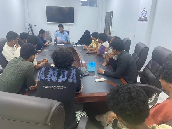 جامعة العادل تعقد اجتماعًا لمناقشة خطتها لتنظيم دوري كرة القدم لطلاب الجامعة