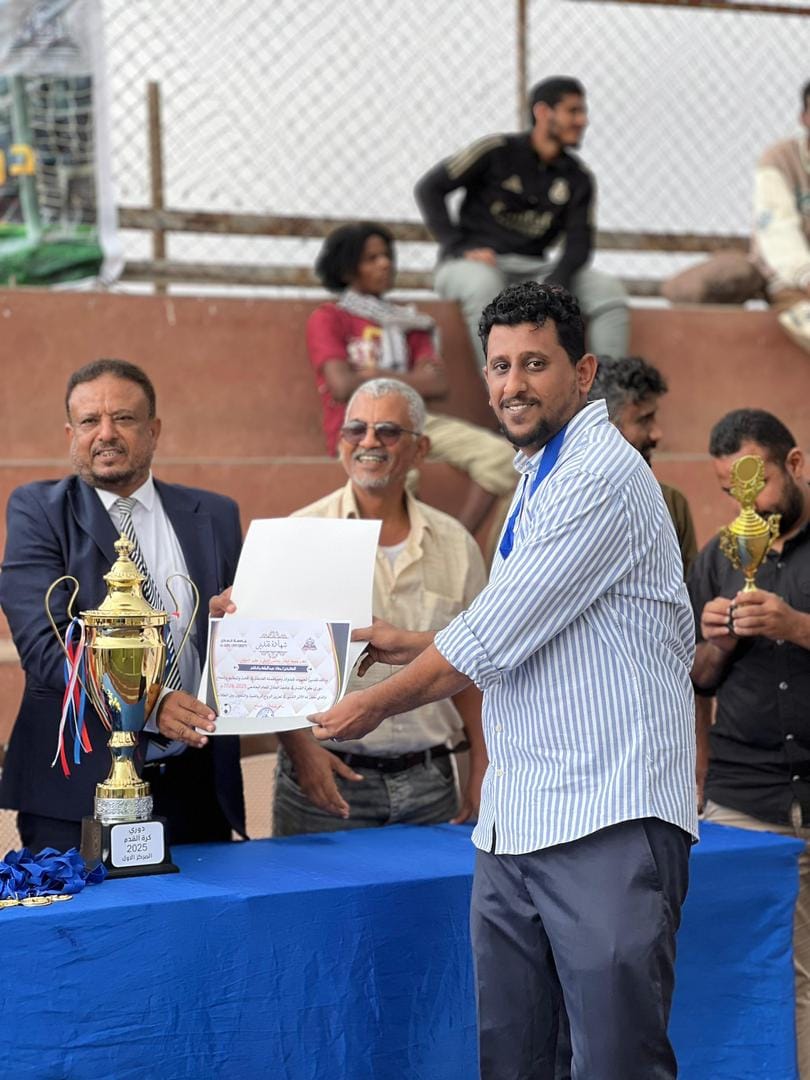كلية العلوم الإدارية مستوى ثاني تتوَّج بطلة دوري جامعة العادل