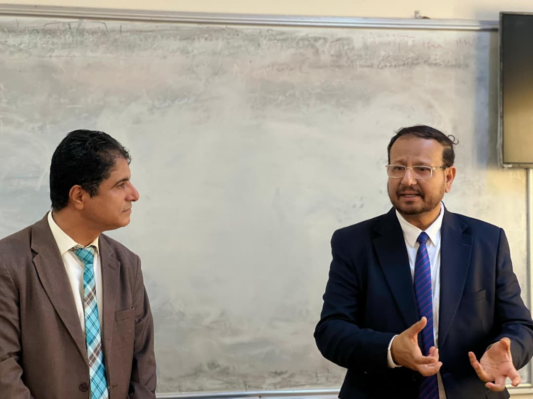 جامعة العادل تقدم محاضرة علمية حول التكنولوجيا في تحسين جودة التعليم الجامعي